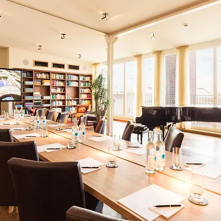 Hotel Orania.berlin Berlim